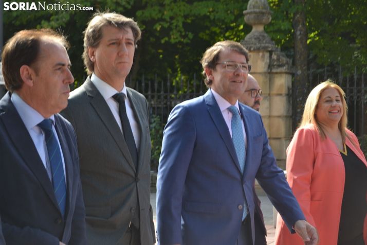 Mañueco reitera su compromiso para que Soria tenga radioterapia