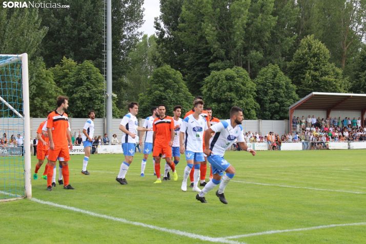 Día de la Madre en La Arboleda: la Virgen acuna a Jesús Nazareno (1-3)