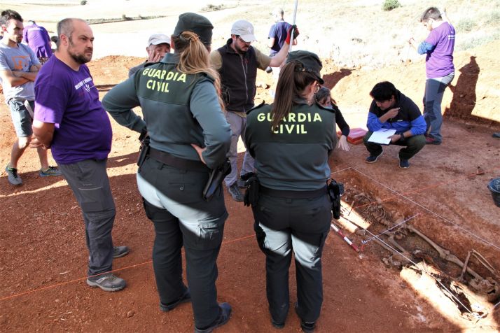 La Guardia Civil presencia las exhumaciones de 4 personas en La Riba de Escalote
