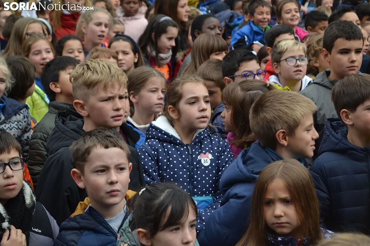 Foto 17 - FOTOS Y V&Iacute;DEO: 500 ni&ntilde;os sorianos bailan para mandar toda su energ&iacute;a a Iv&aacute;n