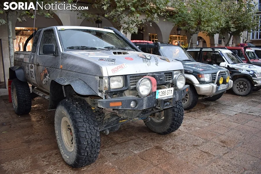 VII Spain Classic Raid, ante el Ayuntamiento de Soria. /SN