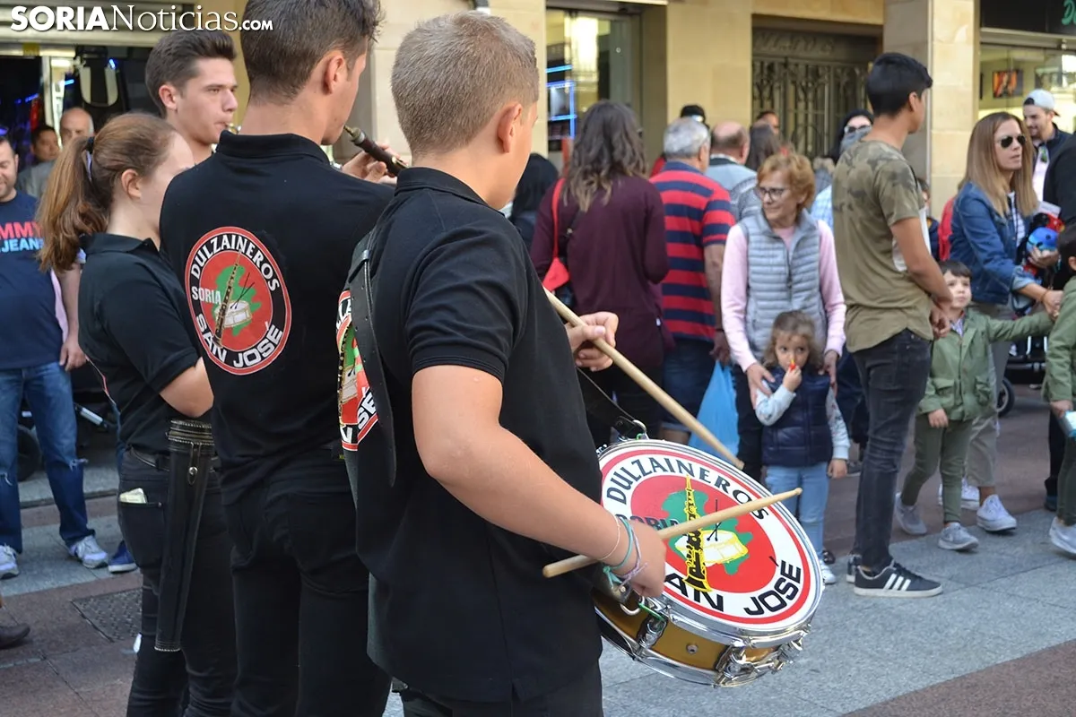 Gigantes y Cabezudos en Soria.