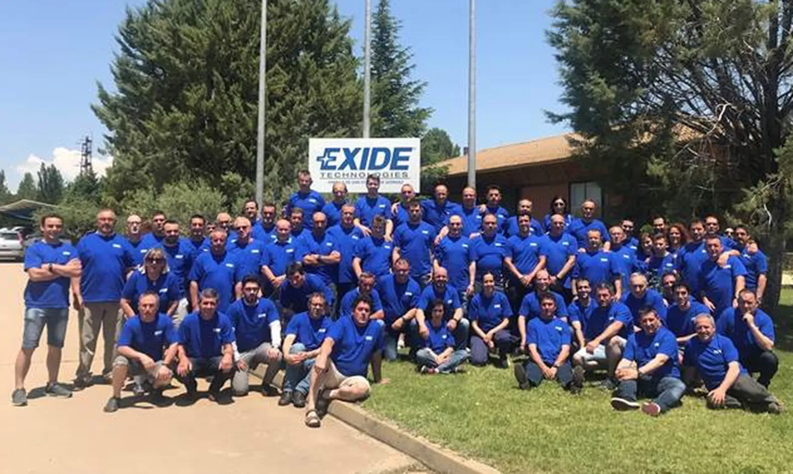 La plantilla de Exide empleada en la factoría sanestebeña. 