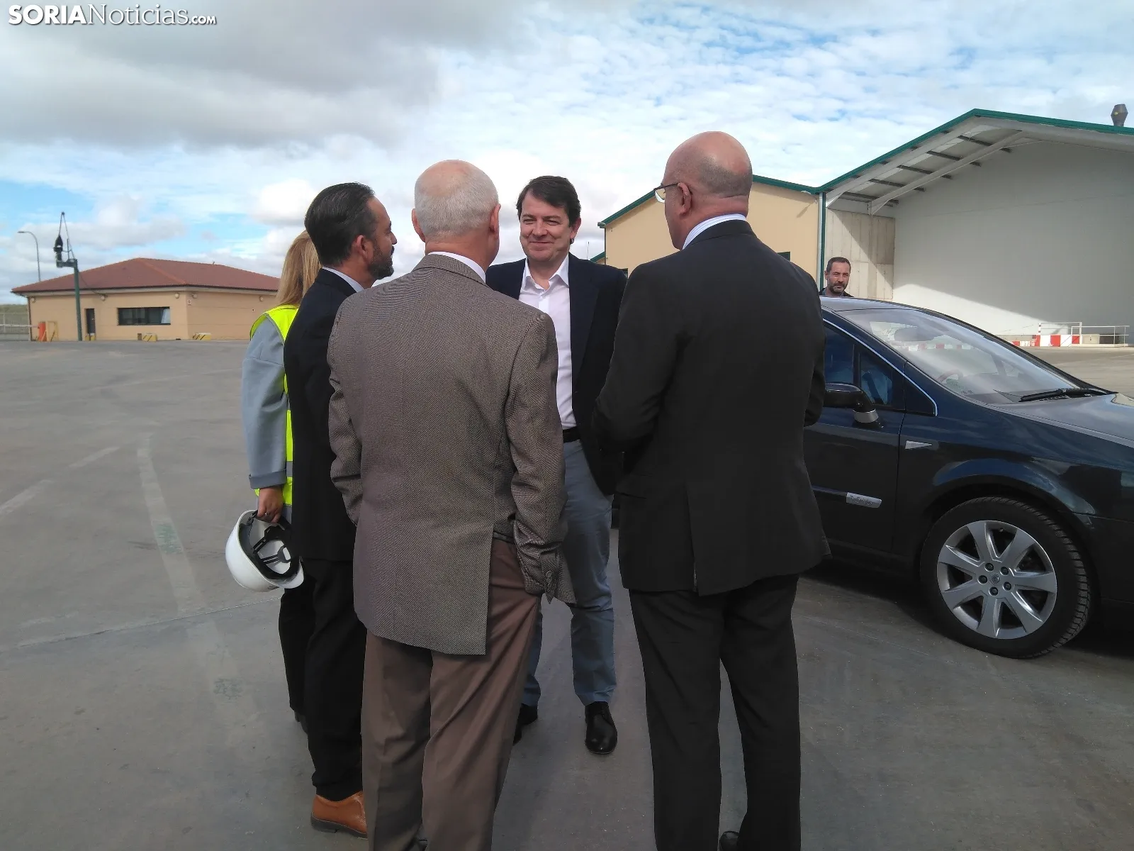 Alfonso Fernández Mañueco durante su visita a Copiso.