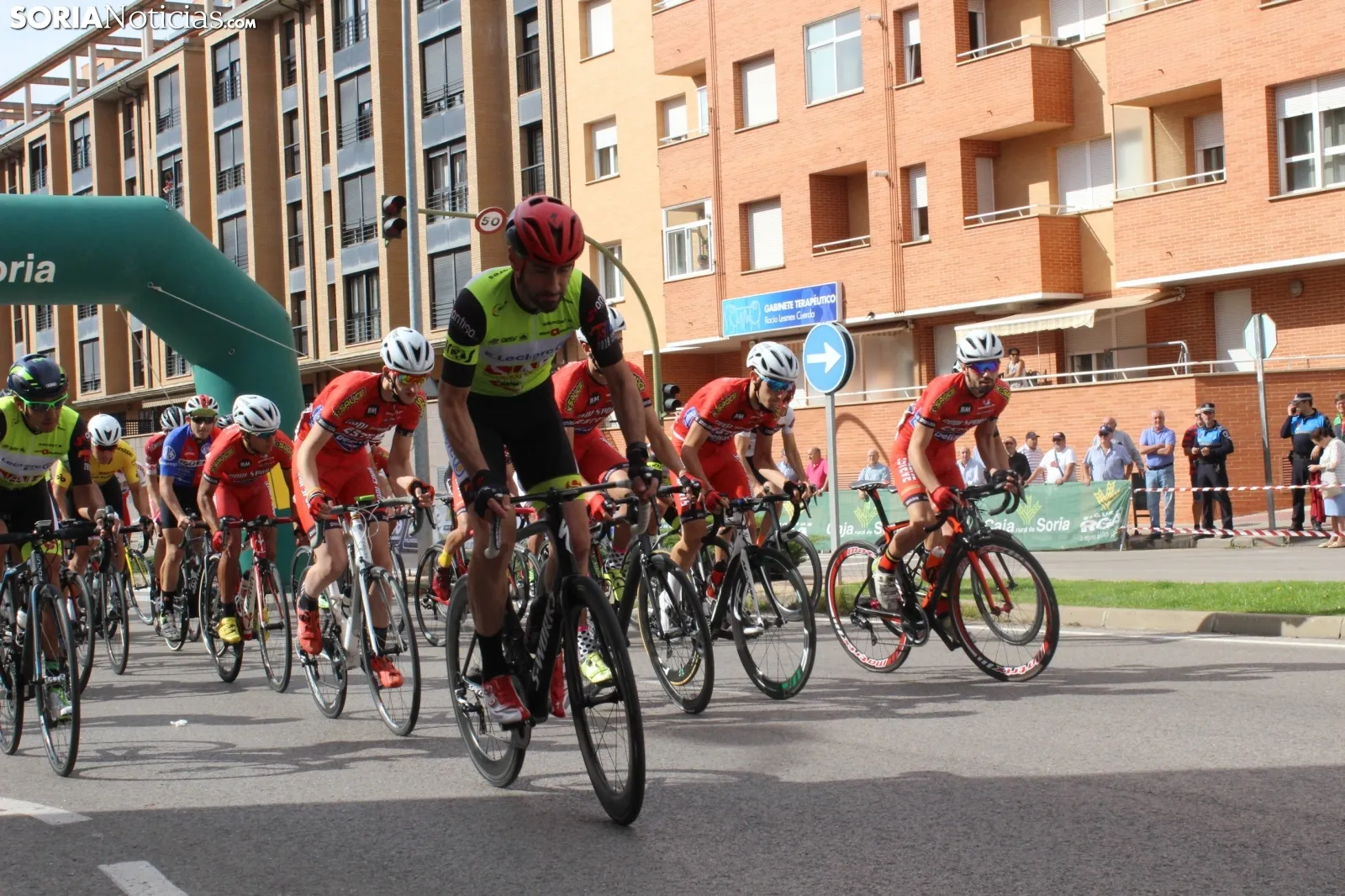 Deporte al aire libre y en el complejo de Fuente del Rey este domingo en la capital de Soria.