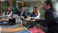 Una imagen de la reunión hoy en El Hueco. /SN