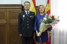 El comisario con su esposa. /SdG