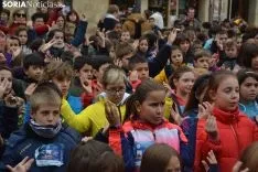 Foto 8 - FOTOS Y V&Iacute;DEO: 500 ni&ntilde;os sorianos bailan para mandar toda su energ&iacute;a a Iv&aacute;n