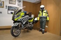 Una de las imágenes de la muestra y de su apertura este lunes. /SN