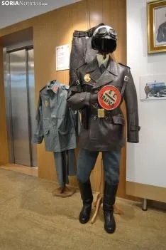 Una de las imágenes de la muestra y de su apertura este lunes. /SN