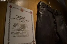 Una de las imágenes de la muestra y de su apertura este lunes. /SN