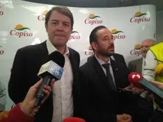 Alfonso Fernández Mañueco durante su visita a Copiso.