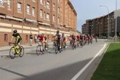 Deporte al aire libre y en el complejo de Fuente del Rey este domingo en la capital de Soria.