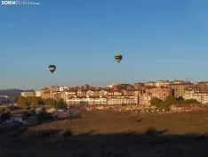 Dos globos sobrevuelan Soria. /David de Miguel