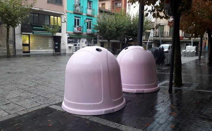 Contenedores rosas instalados en Soria capital.