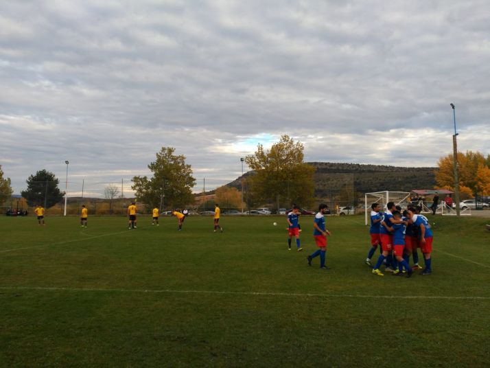 Segundo gol del Abejar al Norma. Frente Azulón 