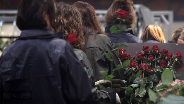 Una imagen de empleados en la planta garreña. 