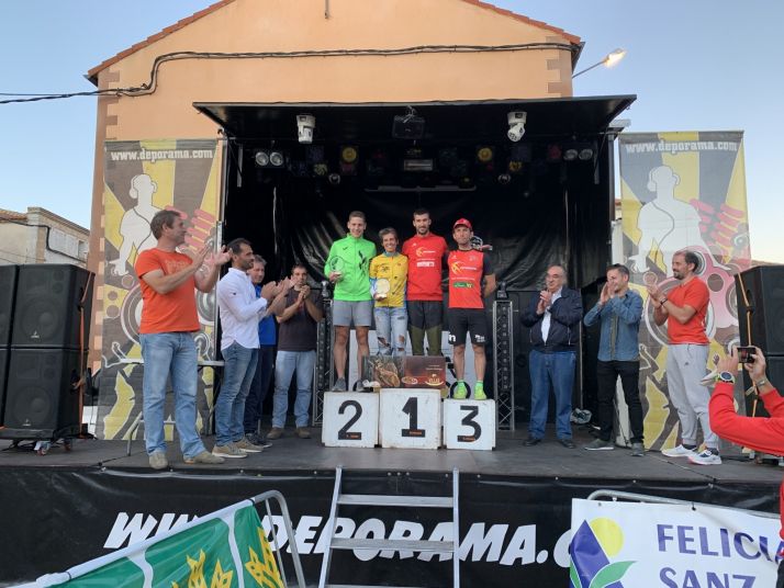 Podio en Almenar. FEDERACIÓN DE TRIATLÓN DE CASTILLA Y LEÓN