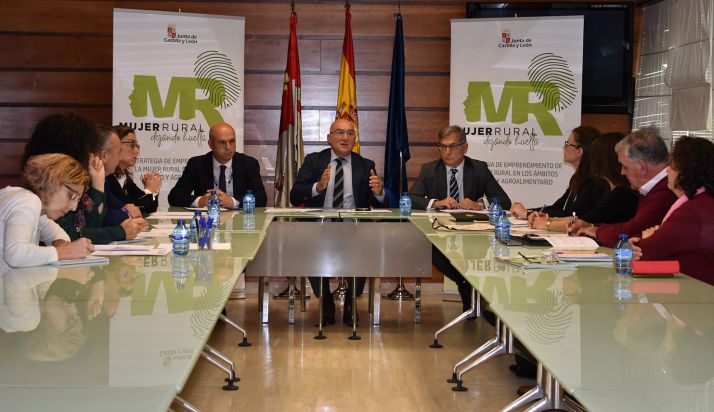 La Estrategia de emprendimiento de la mujer rural pretende lograr 300 titulaciones compartidas 