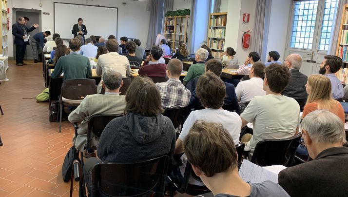 Una imagen de la conferencia de Amalio de Marichalar en Roma. 