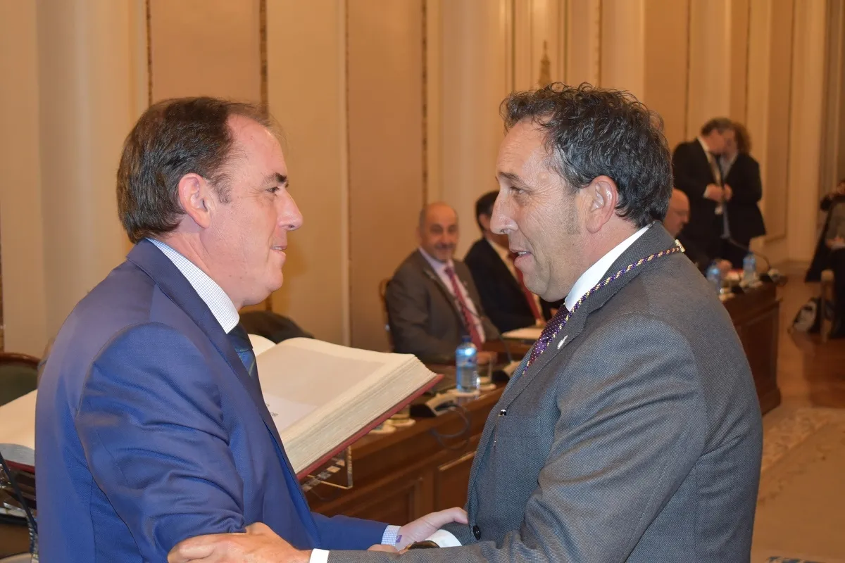 Toma de posesión de Raúl Lozano.
