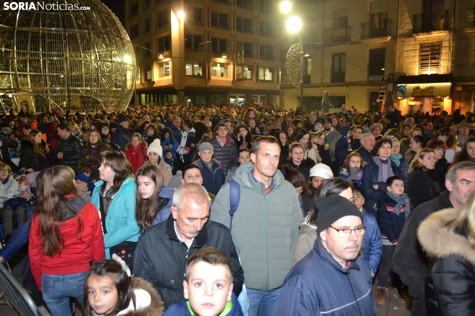 Una imagen de la apertura del tiempo navideño este viernes. /SN
