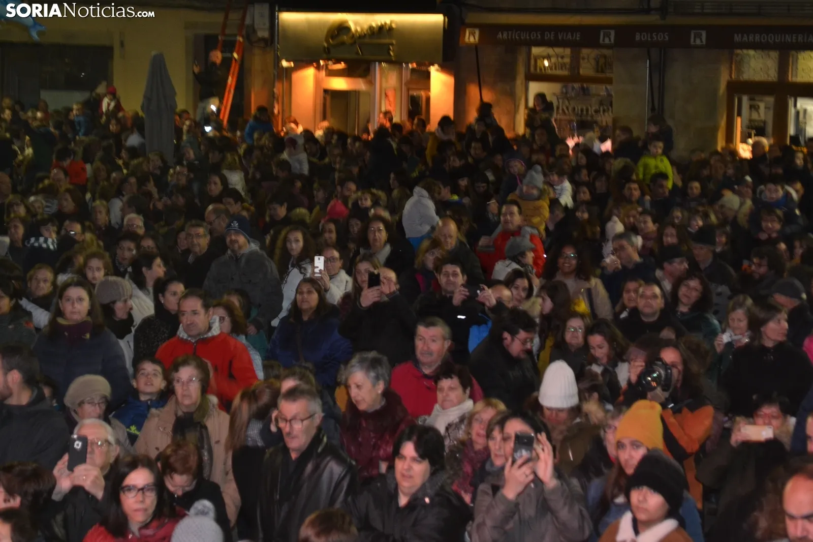 Una imagen de la apertura del tiempo navideño este viernes. /SN