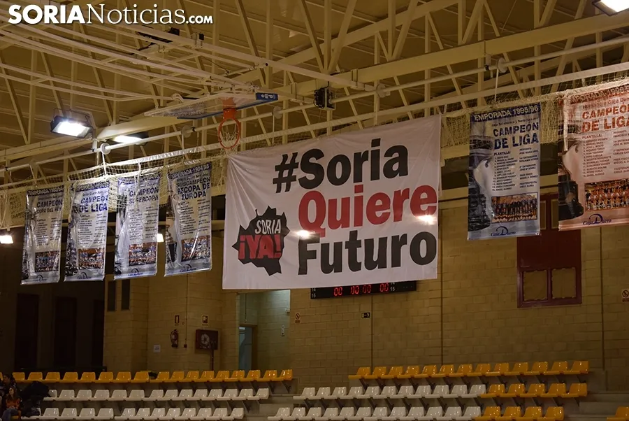 Foto 17 - Galer&iacute;a: dos aficiones hermanadas, en la lucha de la Espa&ntilde;a Vaciada