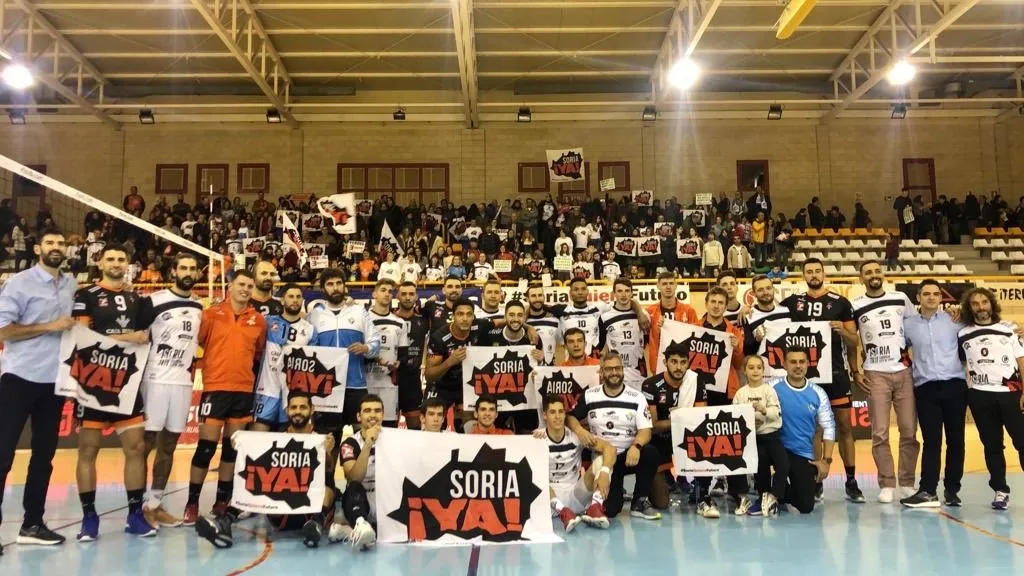Foto 2 - R&iacute;o Duero no puede con Teruel en un partido de apoyo a Soria Ya y a la Espa&ntilde;a Vaciada