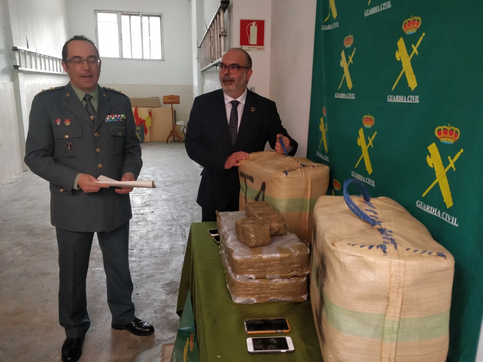 Foto 2 - Incautados 92 kilos de hach&iacute;s en Matalebreras gracias a la llamada de un vecino 