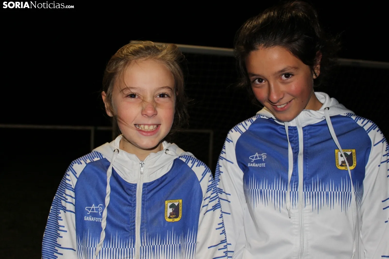 Lorena y Carla, las dos capitanas del Visontium Alevín 