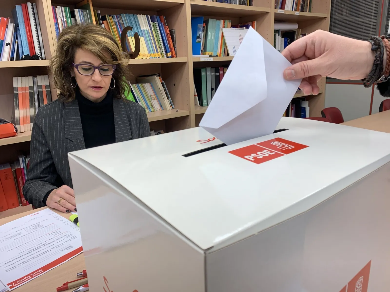 Foto 2 - La militancia soriana del PSOE vota para apoyar el acuerdo de Gobierno de coalici&oacute;n con Unidas Podemos
