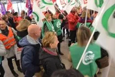 Una imagen de la concentración ante la sede de la Junta en la capital soriana. /SN