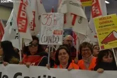 Una imagen de la concentración ante la sede de la Junta en la capital soriana. /SN