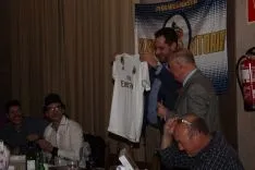 Foto 3 - La Pe&ntilde;a Madridista Alberto Vitoria de &Aacute;greda nombra socio de honor a Antonio Ruiz