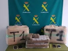 Foto 3 - Incautados 92 kilos de hach&iacute;s en Matalebreras gracias a la llamada de un vecino 