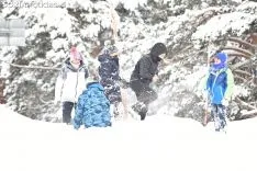 Primer día de nieve en Santa Inés.