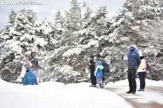 Primer día de nieve en Santa Inés.