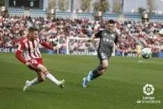 Foto 6 -  El Numancia termina su racha y pierde ante el Almer&iacute;a (2-0)