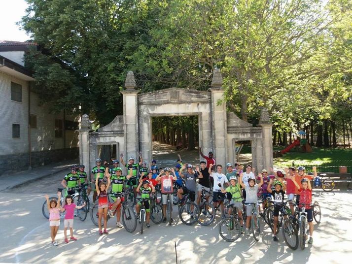 En la puerta de La Dehesa de Ágreda. Club Ciclista Moncayo Soriano 