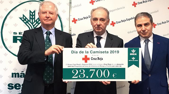 El Grupo Caja Rural entrega 23.700 &euro; para Cruz Roja gracias al Día de la Camiseta 