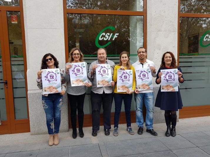 CSIF se concentra en sus sedes de la Comunidad para denunciar la violencia de género 