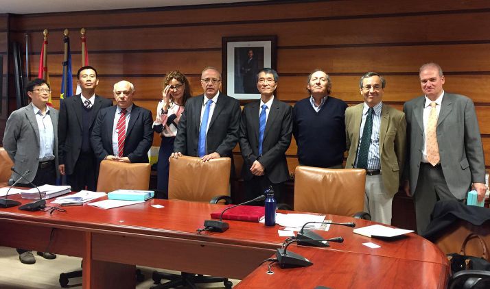 Responsables de ambas administraciones tras la reunión. /Jta.