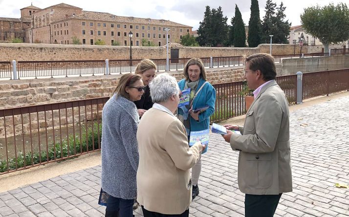 Visita electoral de los candidatos del PP a Santa María de Huerta. 