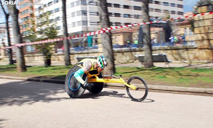 Una paraduatleta en una prueba en Soria. /SN