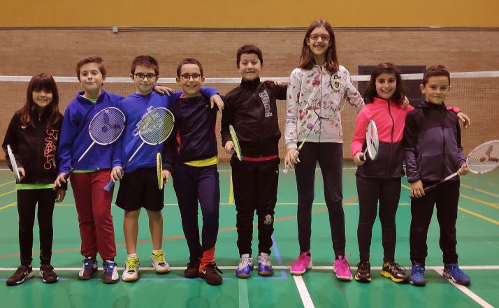 Grupo de volantistas sub11 del Club Valonsadero Bádminton