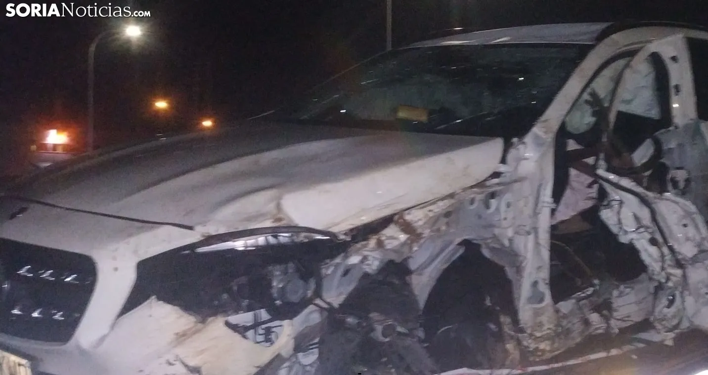 Foto 2 - 3 veh&iacute;culos implicados en un accidente en la N-122