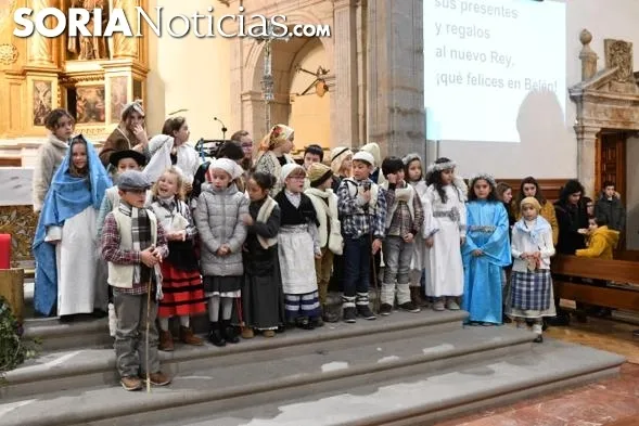 Una imagen de 'Las Posadas' en Ágreda este domingo. /Nacho Grijalbo