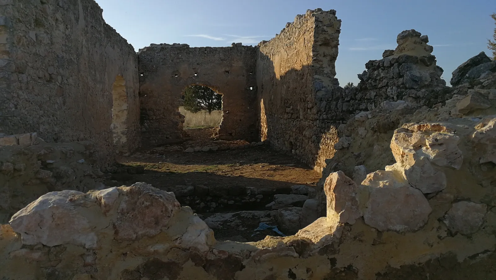 Foto 2 - Andaluz presenta sus resultados arqueol&oacute;gicos en el Congreso de Astorga 