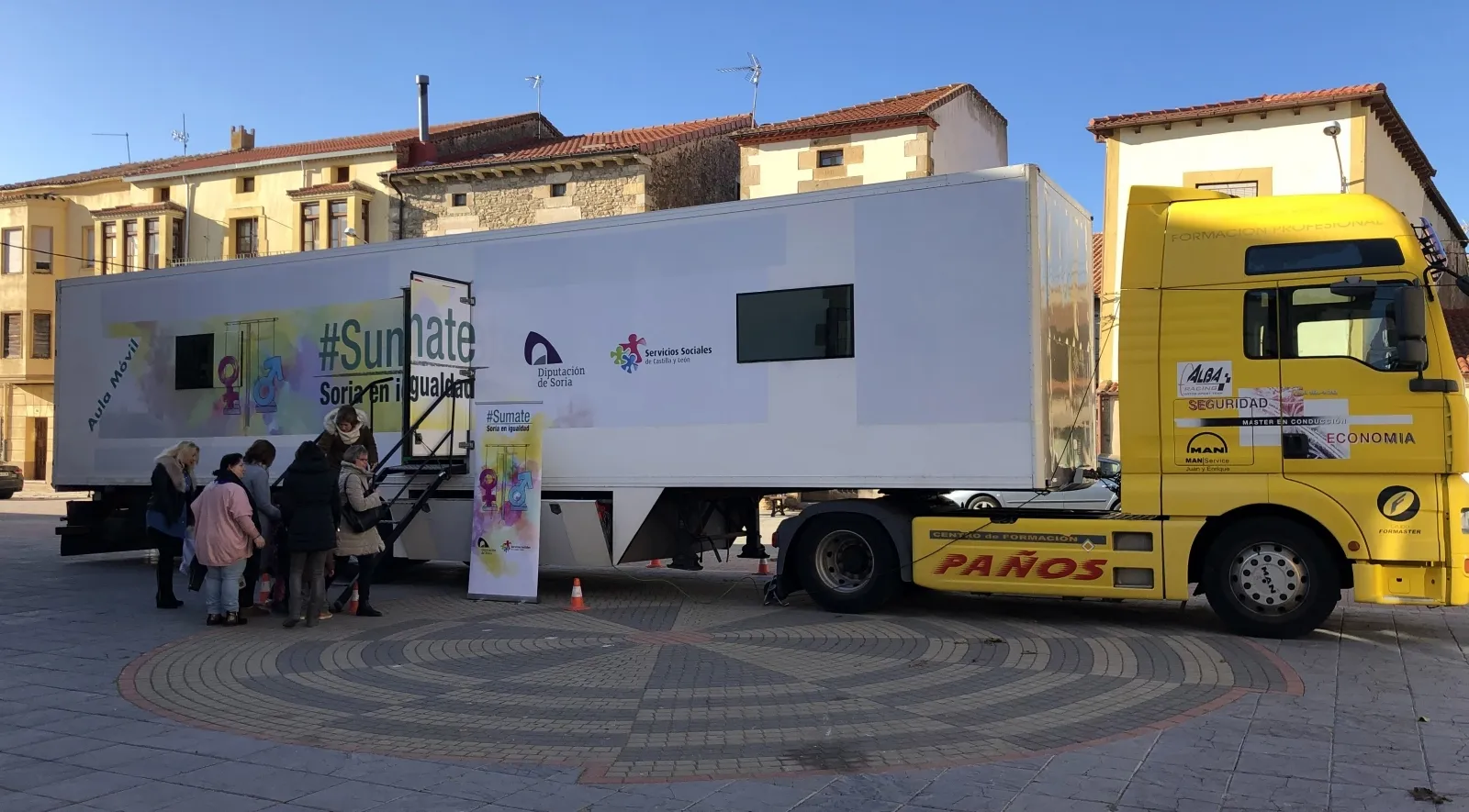 Una imagen de la jornada del aula itinerante por Tierras Altas. /Dip.